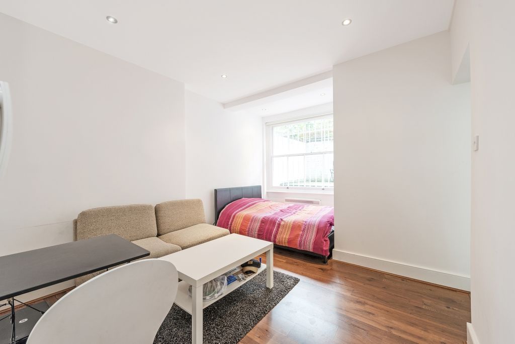 Property photo 1 of 9 1