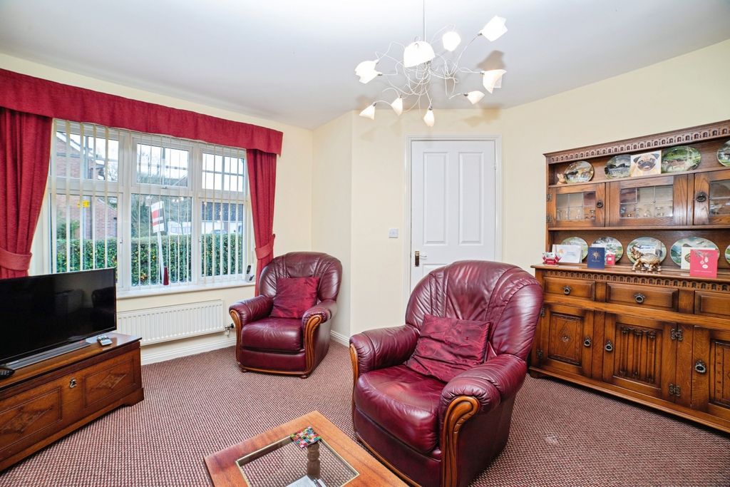 Property photo 3 of 18 Pbox-Img.Jpg