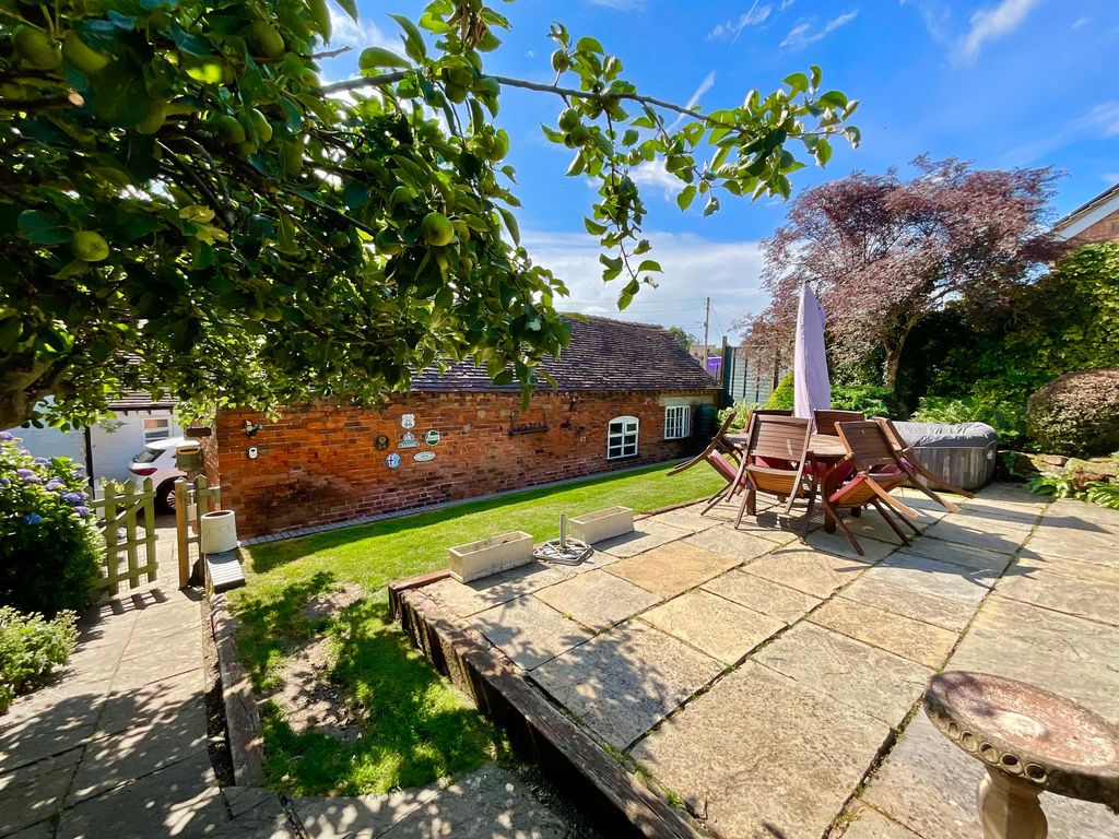Property photo 3 of 31