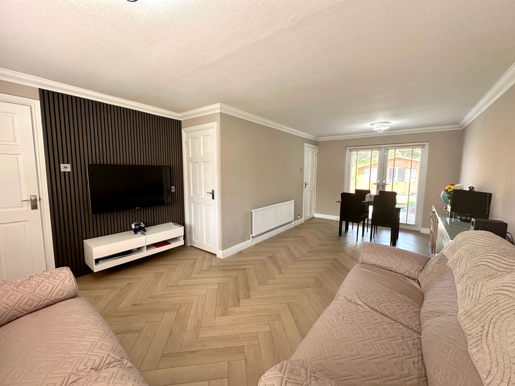 Property photo 2 of 24