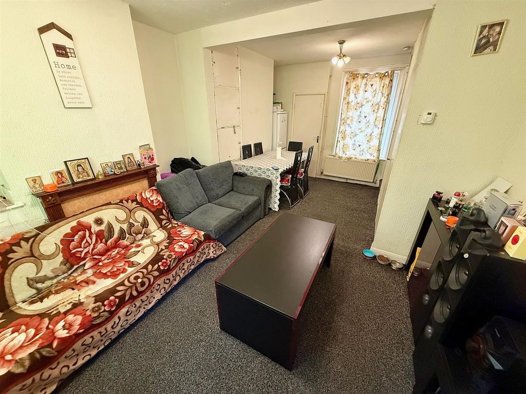 Property photo 3 of 8 Living Room