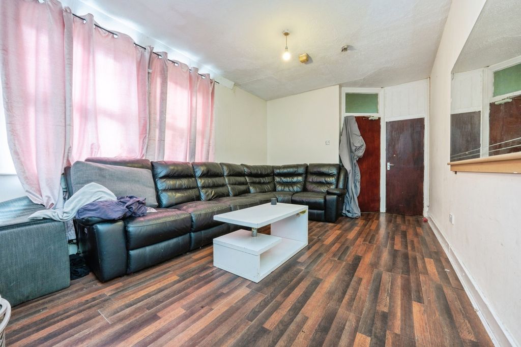 Property photo 2 of 17 Living Room