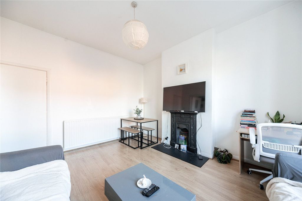 Property photo 3 of 14 Picture No. 29