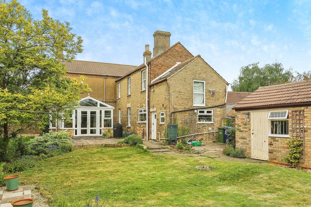 Property photo 1 of 17