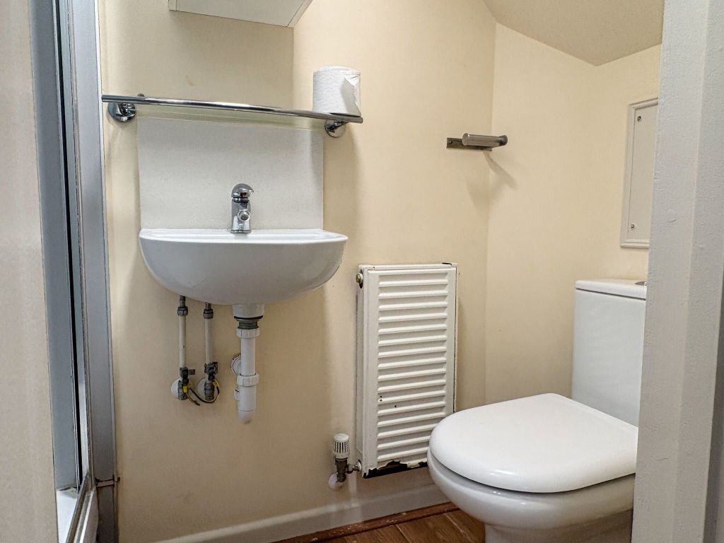 Property photo 3 of 7 Bathroom