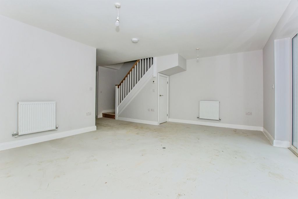 Property photo 3 of 15 Photo