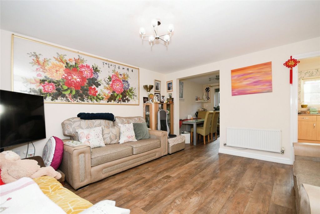 Property photo 3 of 17 Picture No. 10