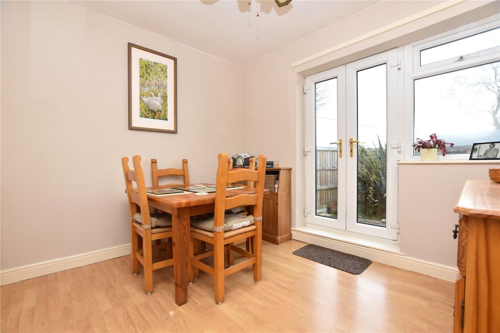 Property photo 3 of 27 Picture No. 13