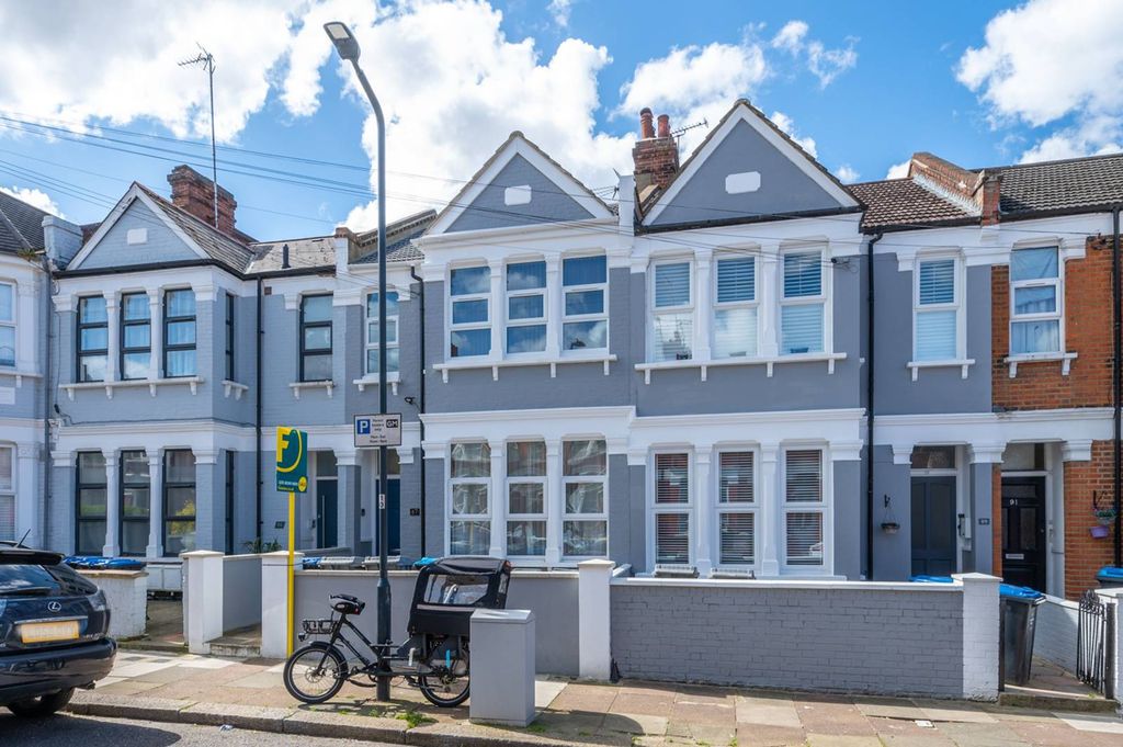 Property photo 1 of 3