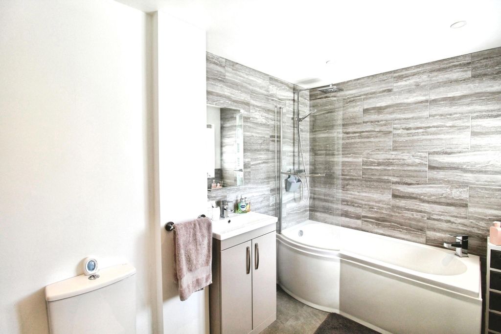 Property photo 3 of 50 Pbox-Img.Jpg