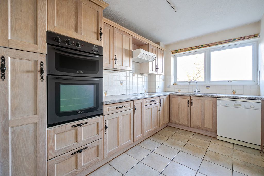 Property photo 3 of 13