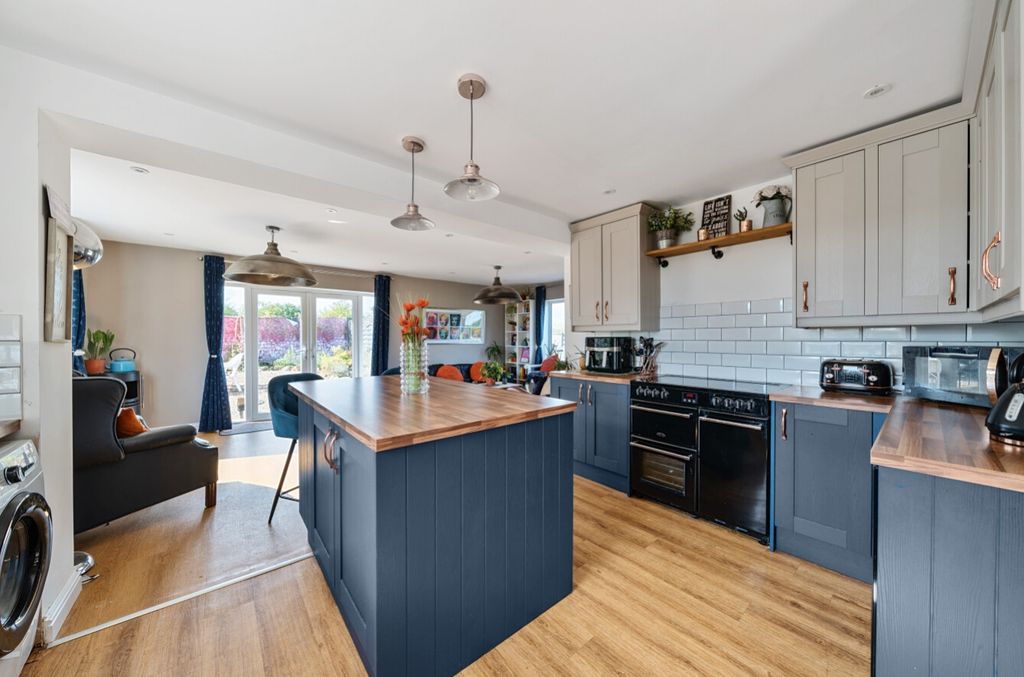 Property photo 3 of 22 1166919 (5)