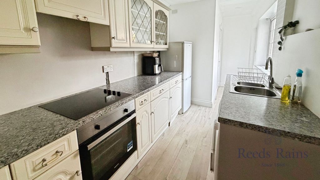 Property photo 3 of 15 Kitchen