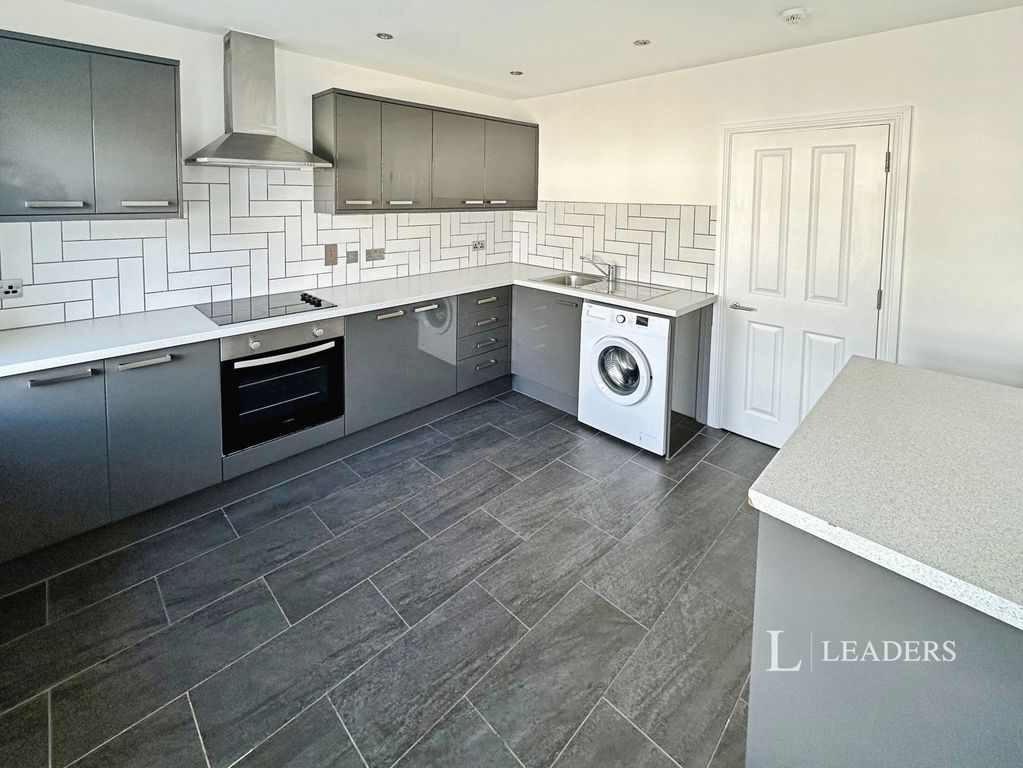Property photo 2 of 9 Kitchen