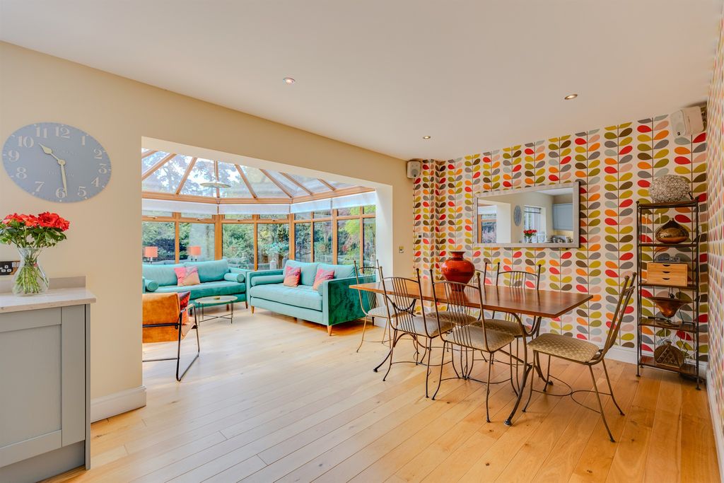 Property photo 3 of 34