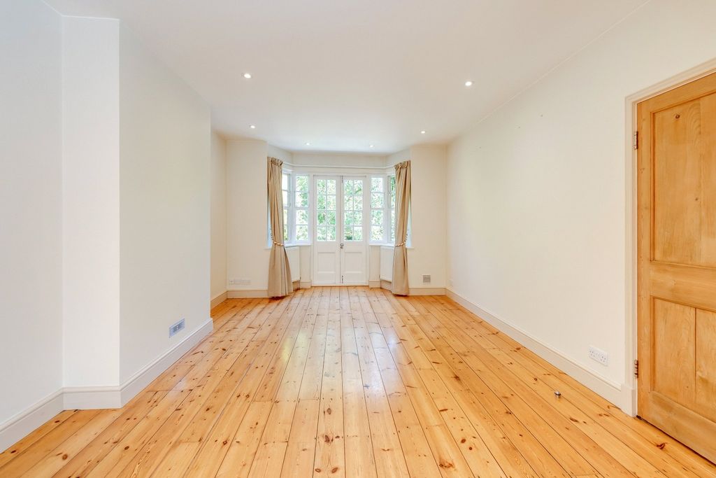Property photo 3 of 14 Picture No. 08