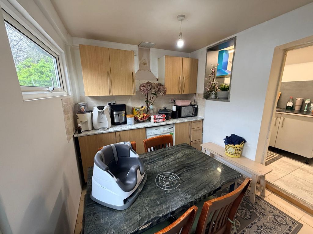 Property photo 2 of 8 Photo 2