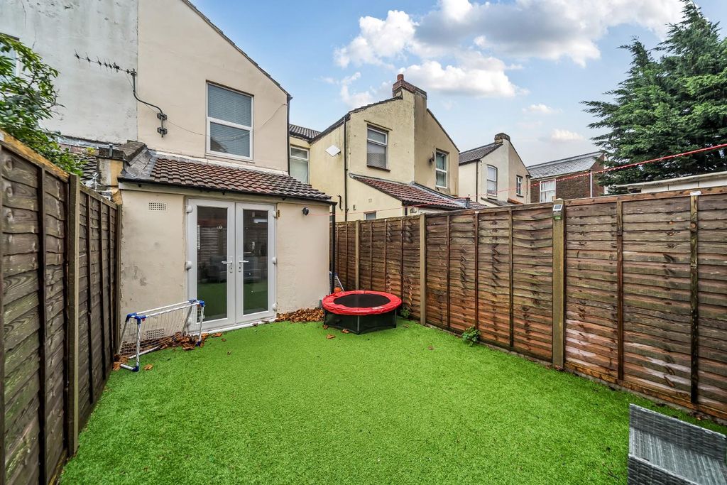 Property photo 3 of 17 1-69719E974B408-1403392-16-6970d7De1Cba6-1.Jpg