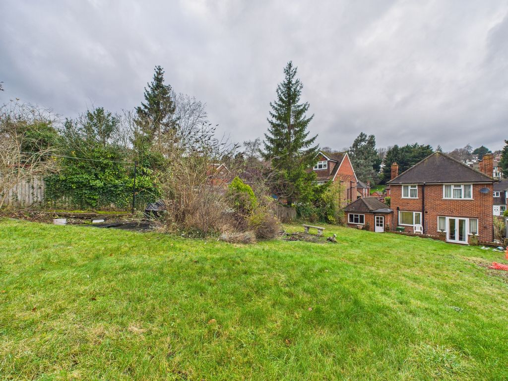 Property photo 3 of 13 Garden