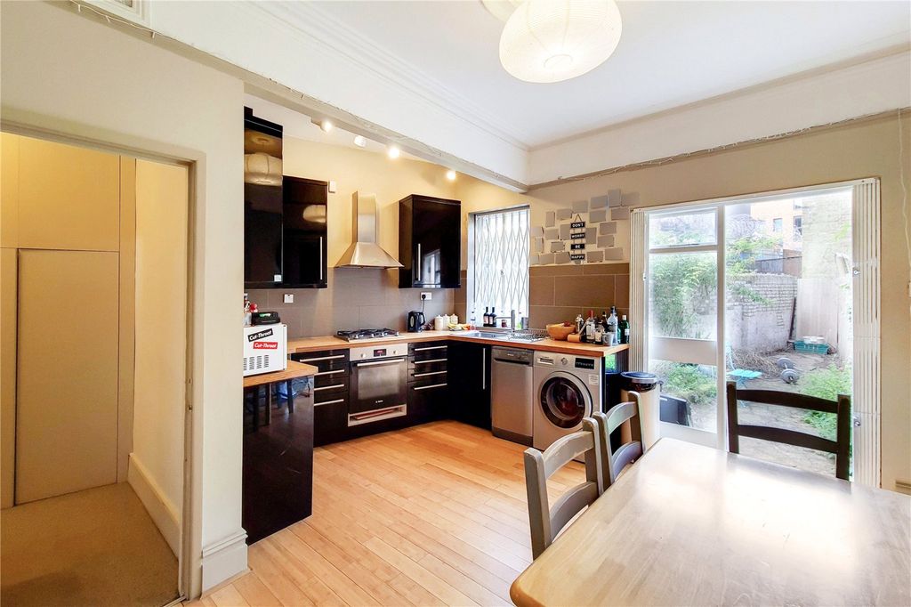 Property photo 3 of 7