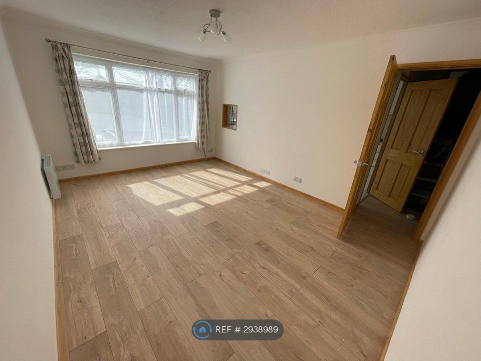 Property photo 3 of 9 Living Room