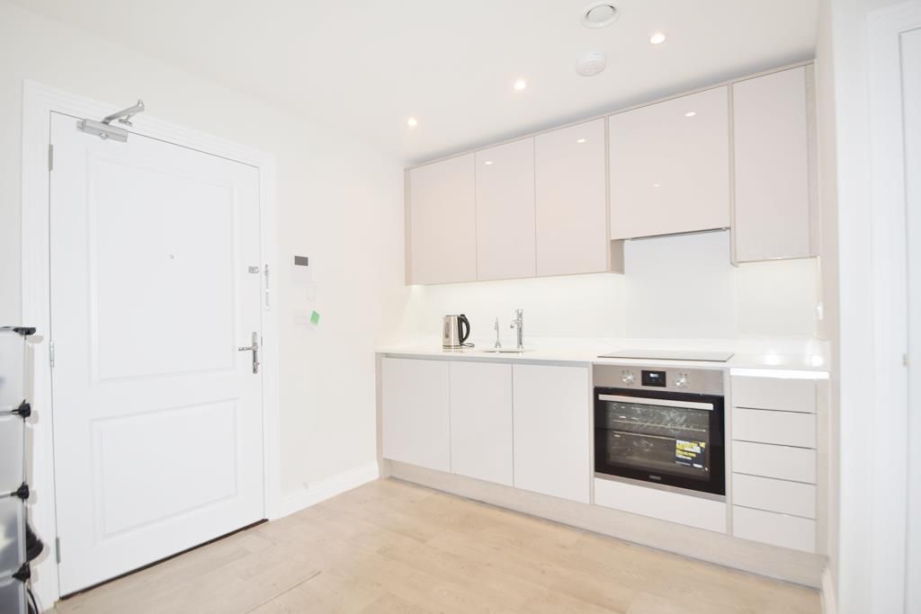 Property photo 3 of 9 Kitchen