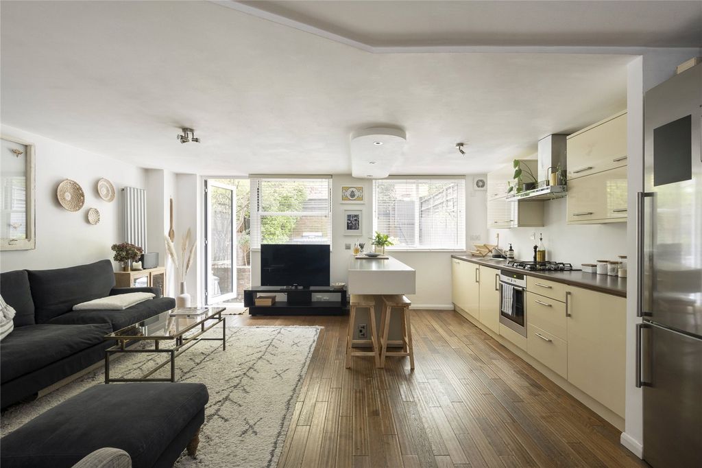 Property photo 2 of 11 Picture No. 07