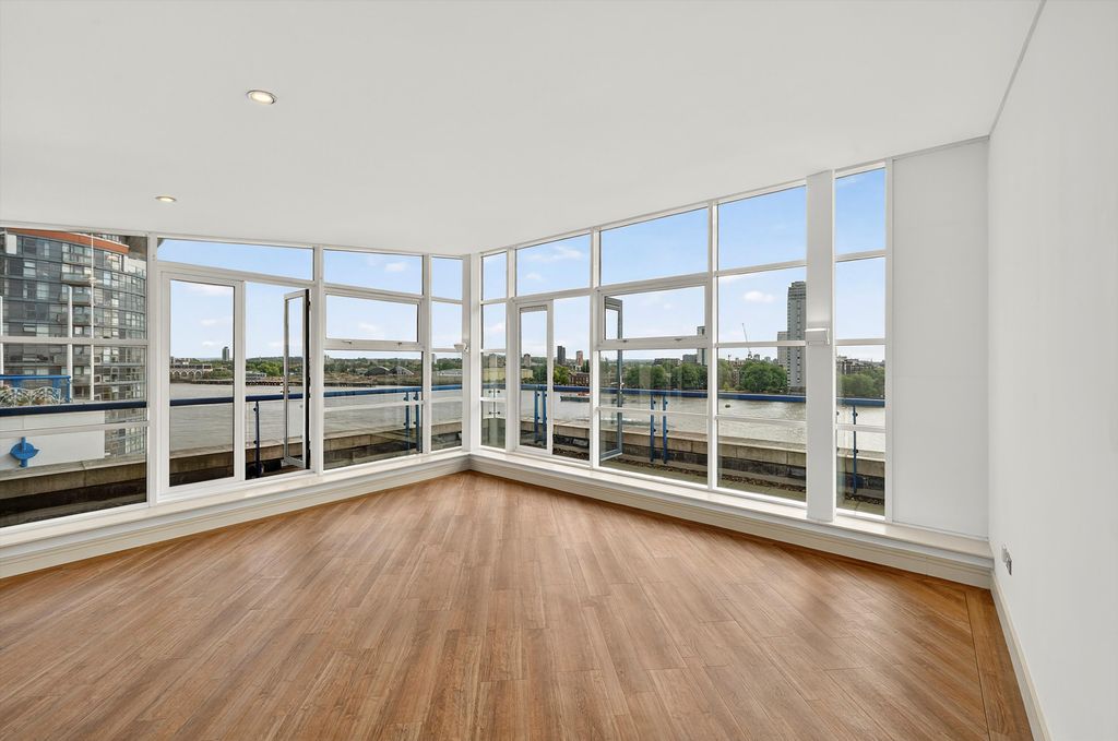 Property photo 1 of 19 Image