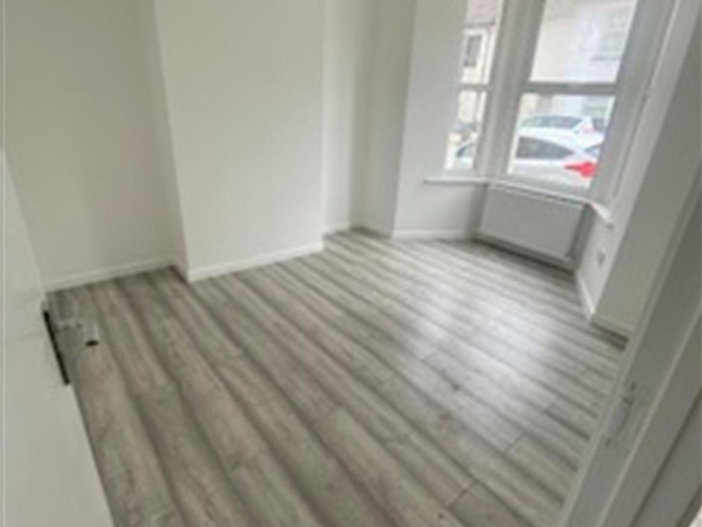 Property photo 2 of 14 Image