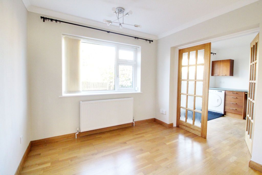 Property photo 3 of 12 Photo 11