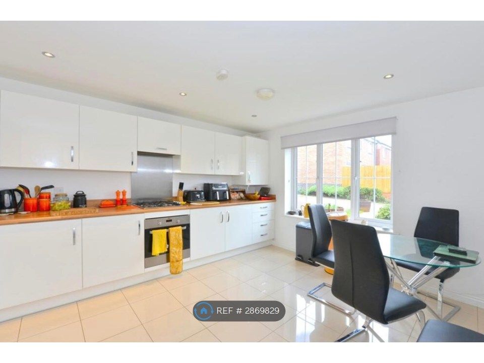 Property photo 2 of 6