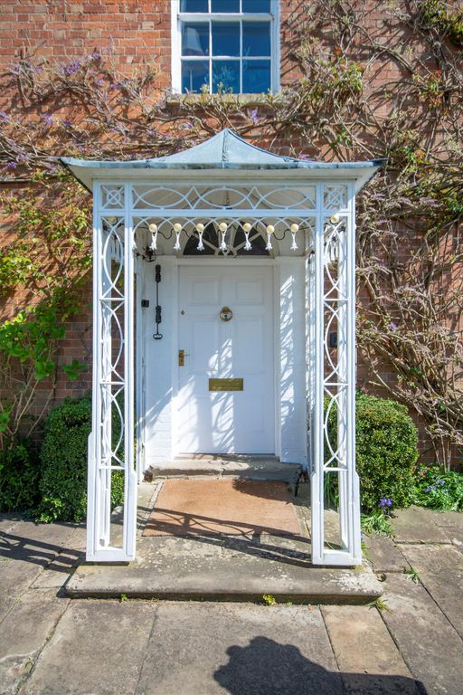 Property photo 2 of 31 Image