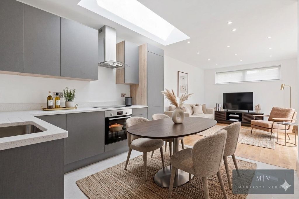 Property photo 1 of 9 19 Ashburton Lving Room 1.Png