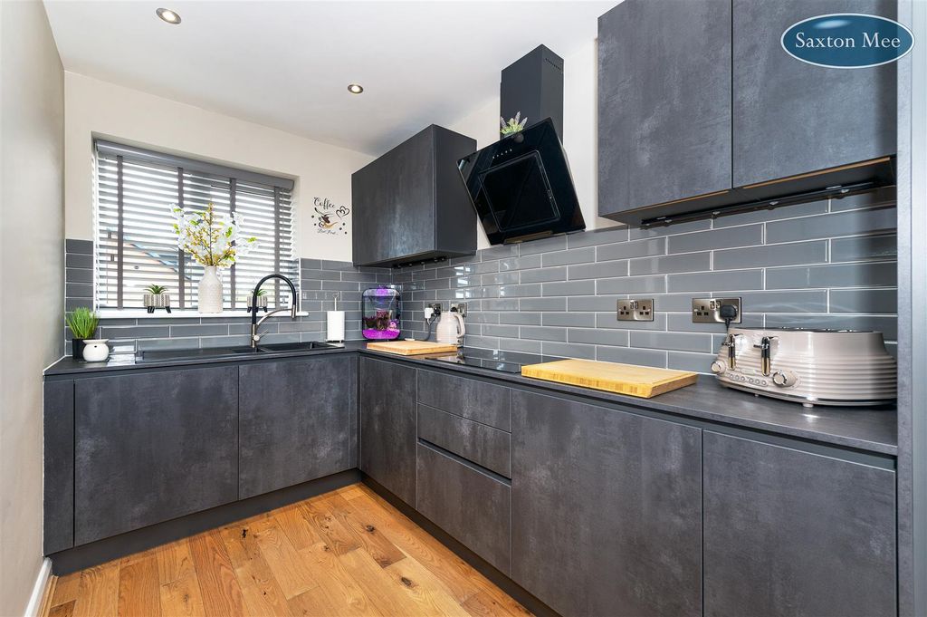 Property photo 2 of 28 Kitchen 7416.Jpg