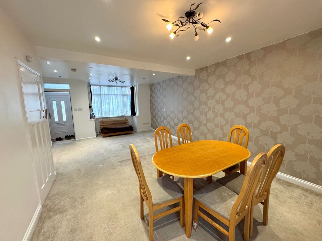 Property photo 3 of 12 Thumbnail_Img_3225