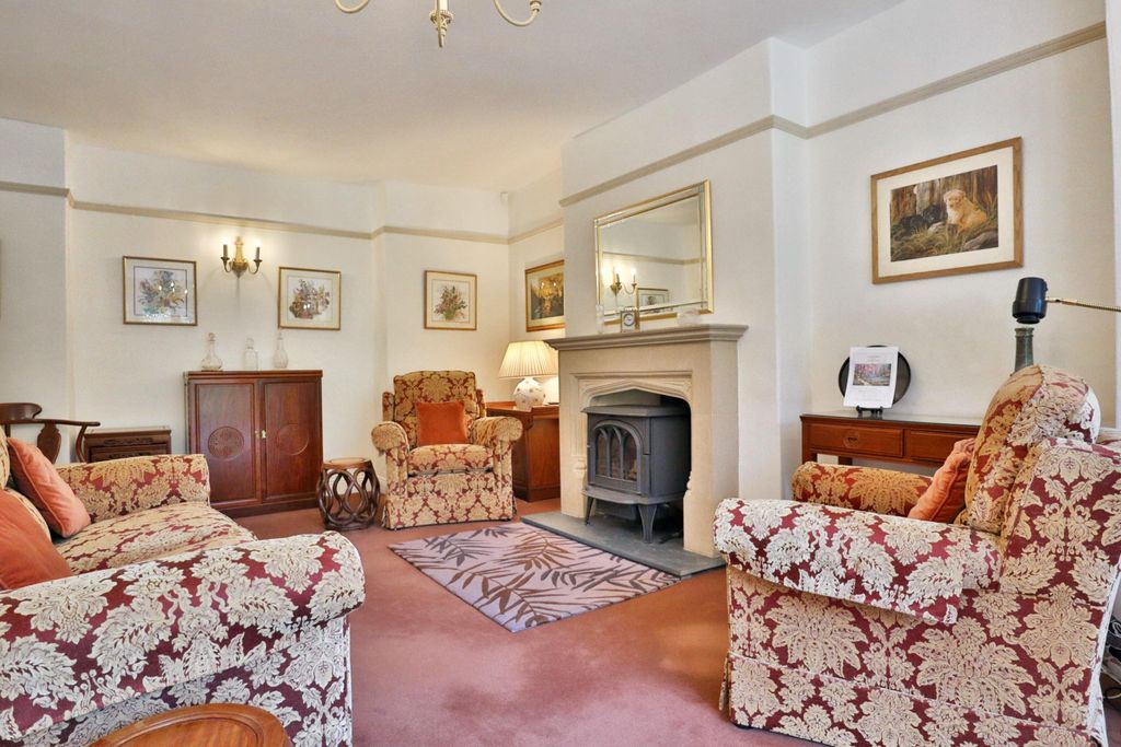 Property photo 3 of 19 Image