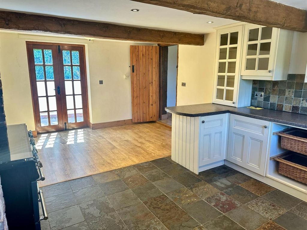 Property photo 3 of 16 Kitchen Dining Area