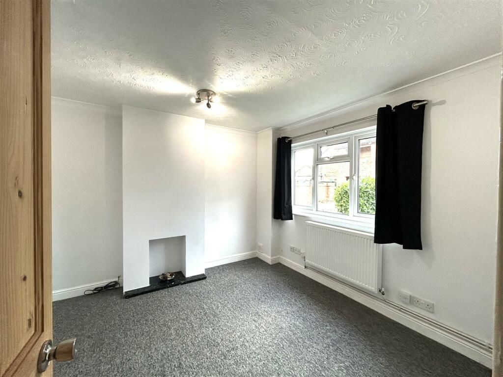 Property photo 2 of 7 Photo 1