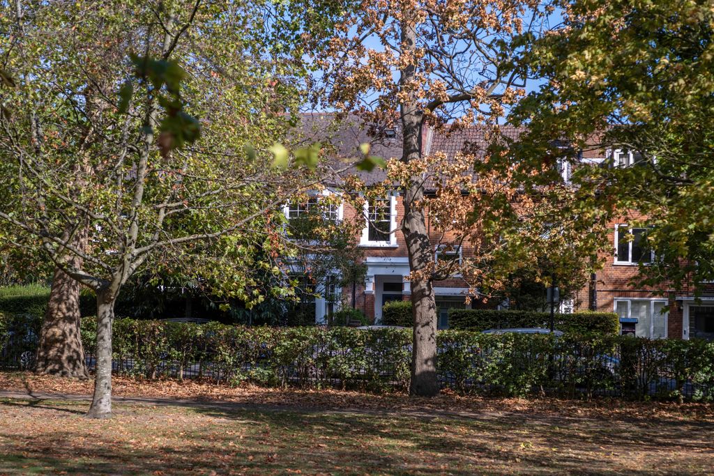 Property photo 1 of 17 House Exterior 
