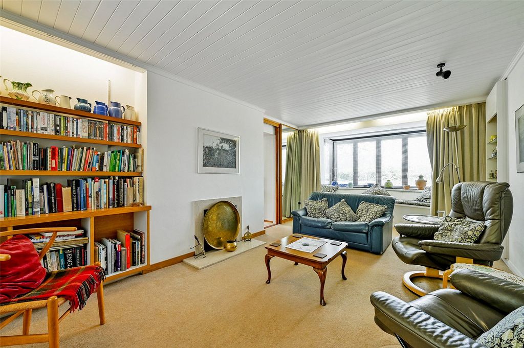 Property photo 2 of 14 Sitting Room
