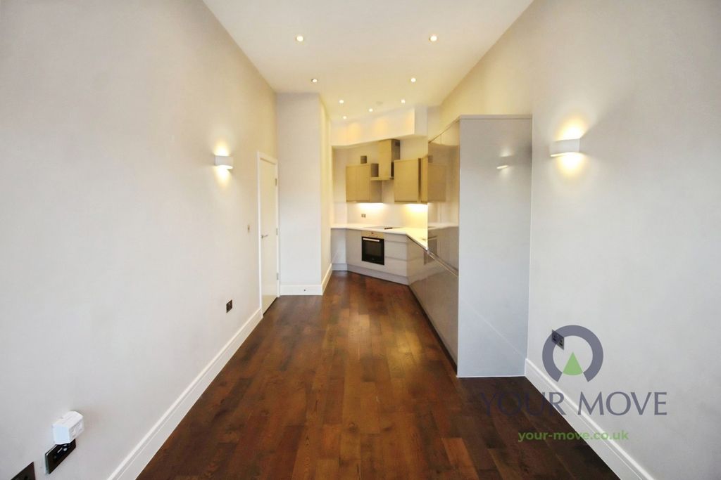 Property photo 1 of 9 Lounge/Kitchen