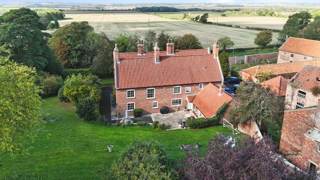Property photo 1 of 18 5068852