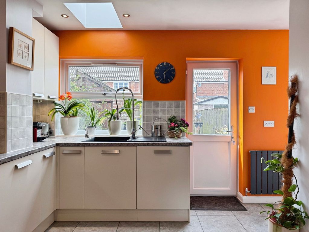 Property photo 2 of 22 Kitchen