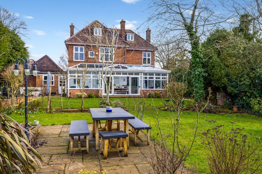 Property photo 2 of 17