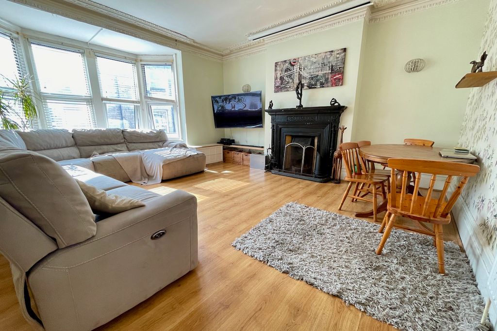 Property photo 3 of 9 Living Room