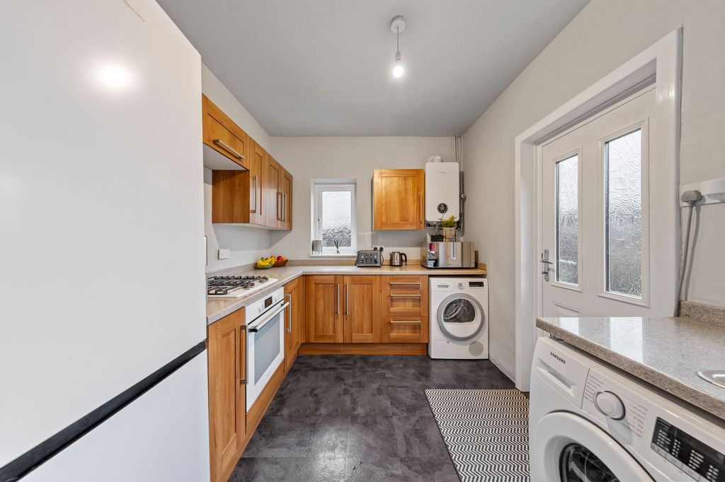 Property photo 2 of 24