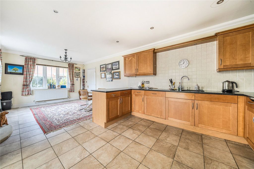 Property photo 2 of 27 Picture No. 37