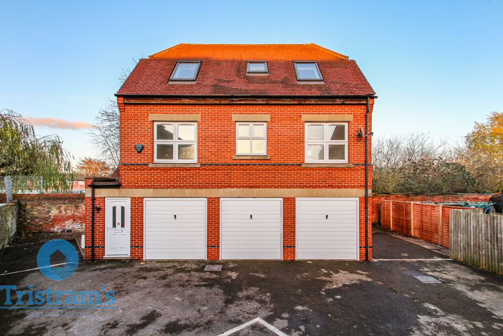 Property photo 1 of 17 Img_8553