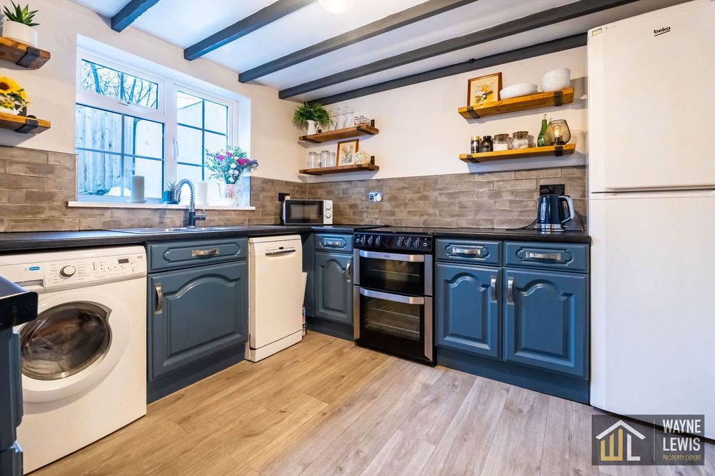 Property photo 3 of 53