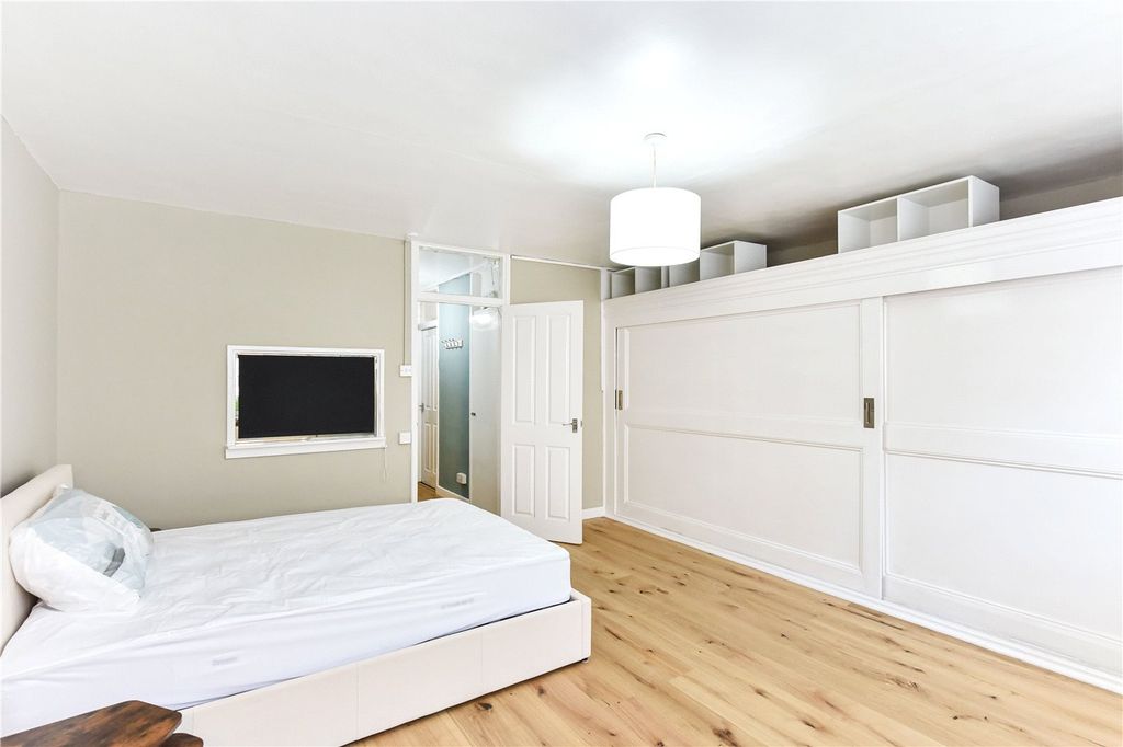 Property photo 3 of 15 Picture No. 18